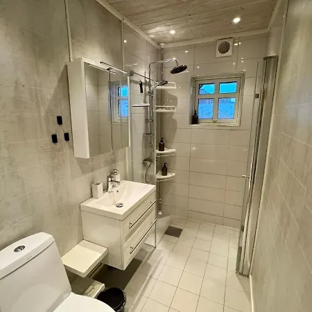 Spacious In A Quiet Area דירה *