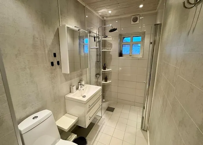 Spacious In A Quiet Area Апартаменты *